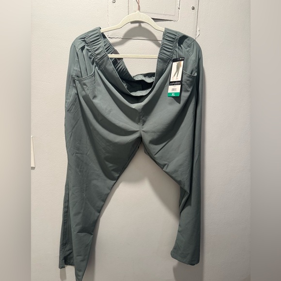 Eddie Bauer Green Traveler Ankle Pants - Picture 1 of 4